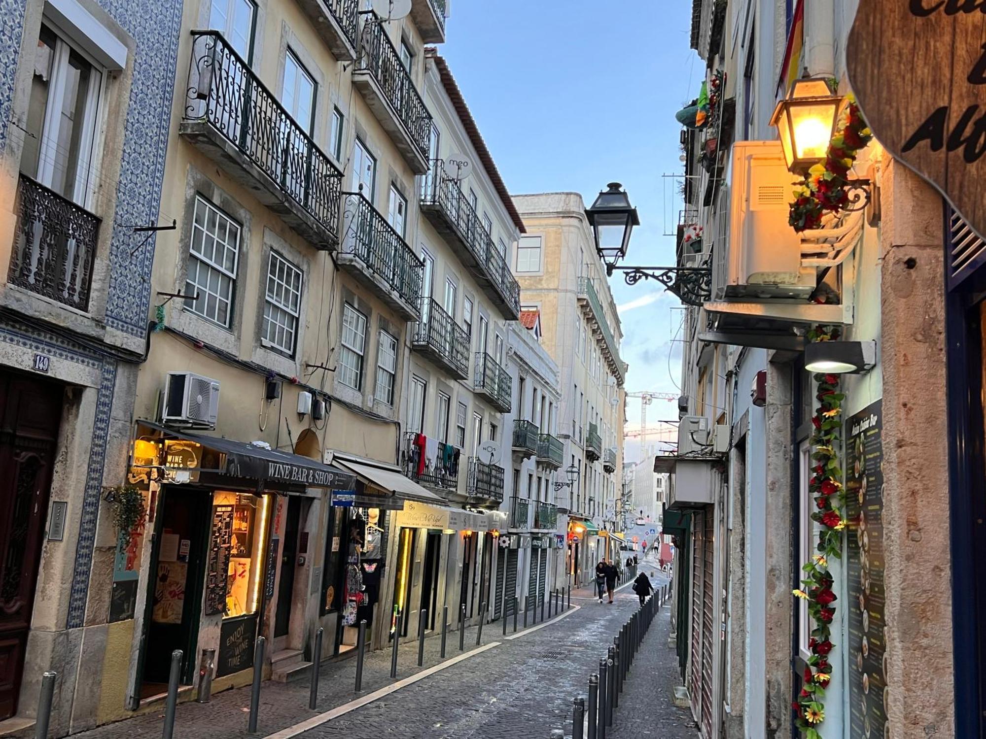 Alfama Heart For Two Apartment Lisbon Bagian luar foto